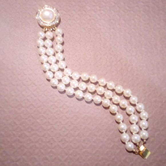 Faux Pearl Hand Knotted Triple Strand Bracelet - Picture 2 of 5